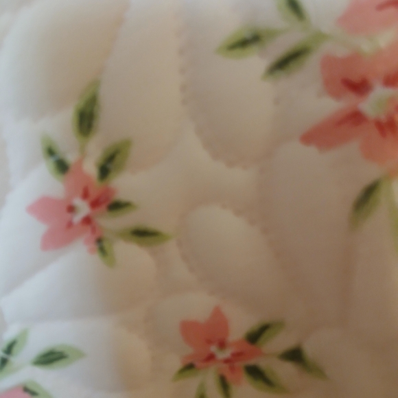 Cupcakes and Cashmere  Toddler Girl's Pink Floral Quilted Jacket Size 3 T - Picture 10 of 12